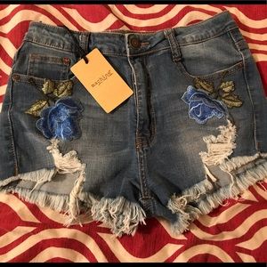 Fashion nova short shorts